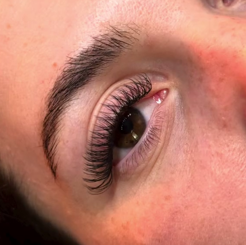 Wrapping YY™ Natural Volume Lashes